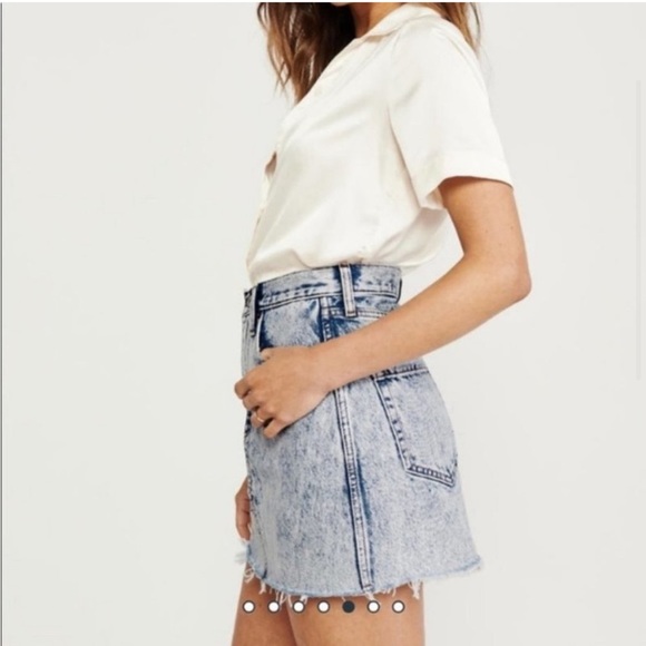 AF Light Acid Wash Jean Skirt Abercrombie and Fitch - Picture 4 of 8